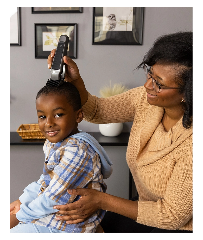 Thumbnail 562924 inCRED Cordless Clipper in-use 