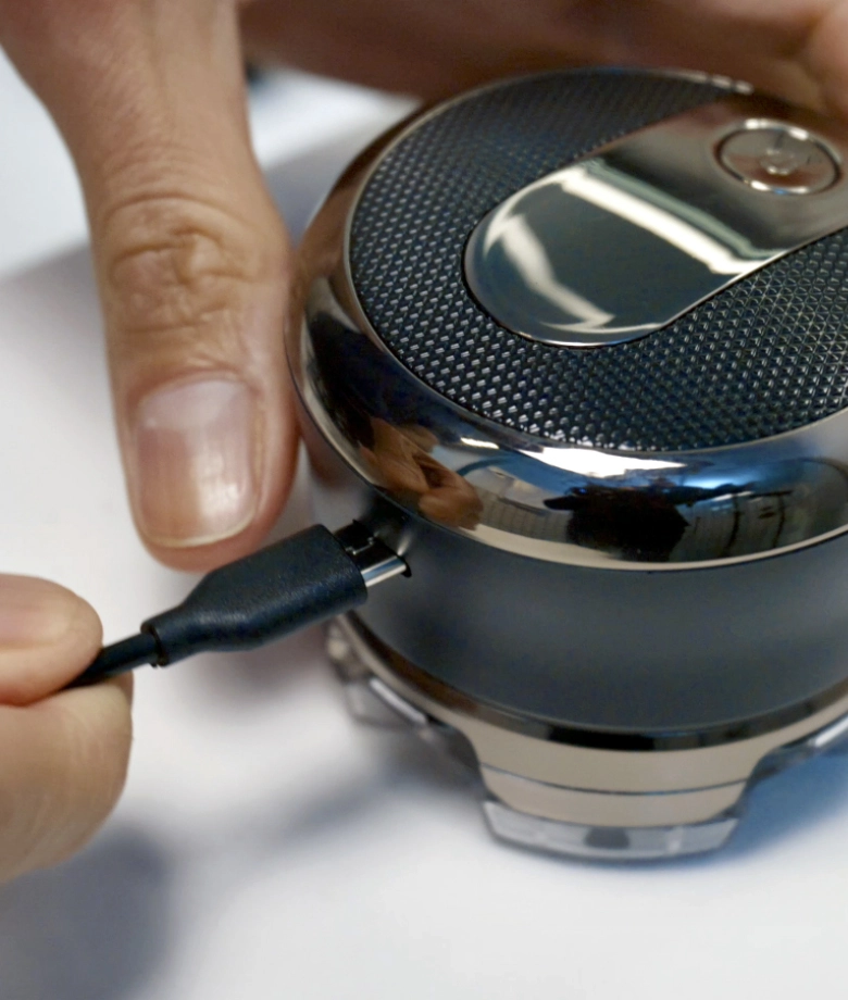 Thumbnail 562927 Head Shaver USB-C charging feature