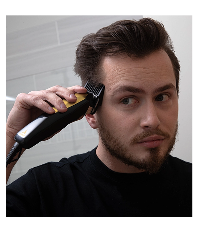 Thumbnail 564088 Ultra Clip Clipper Black Gold in-use